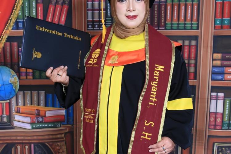 Maryanti, Aktivis Lulus Sarjana Hukum Cum Laude Selama Menjalani Kontrak Pekerja Migran