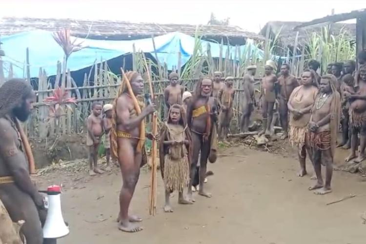 Yayasan Sekolah Adat Mee di Mogoutopa, Dogiyai Papua Tengah telah diresmikan 